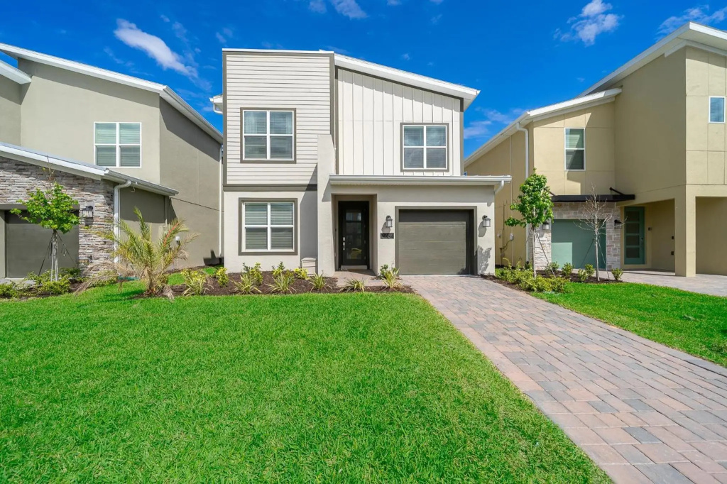 SG2764 Storey lake 5 bed 5 bath Private Pool & Free Waterpark
