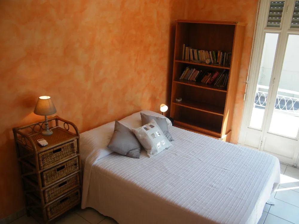 Afficher la photo 6 — Appartement Palais Henri IV Mer et Ville Vignali