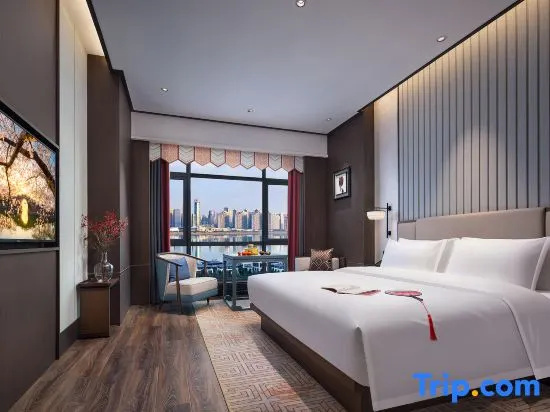 Standard Double room with river view (full double bed)