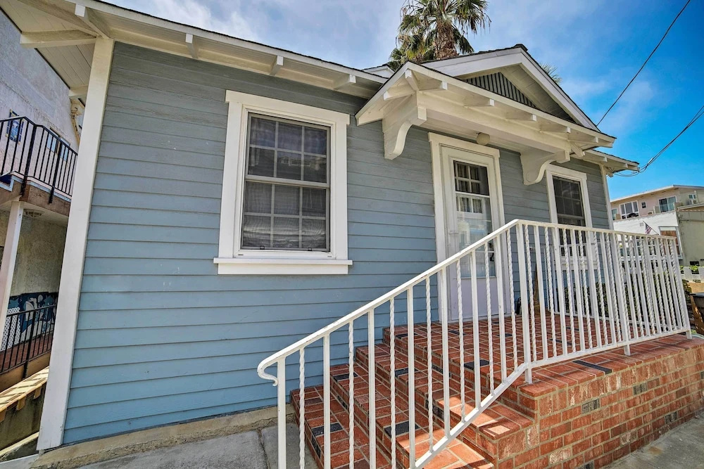 Ocean-view Home - Walk to Avalon City Center!