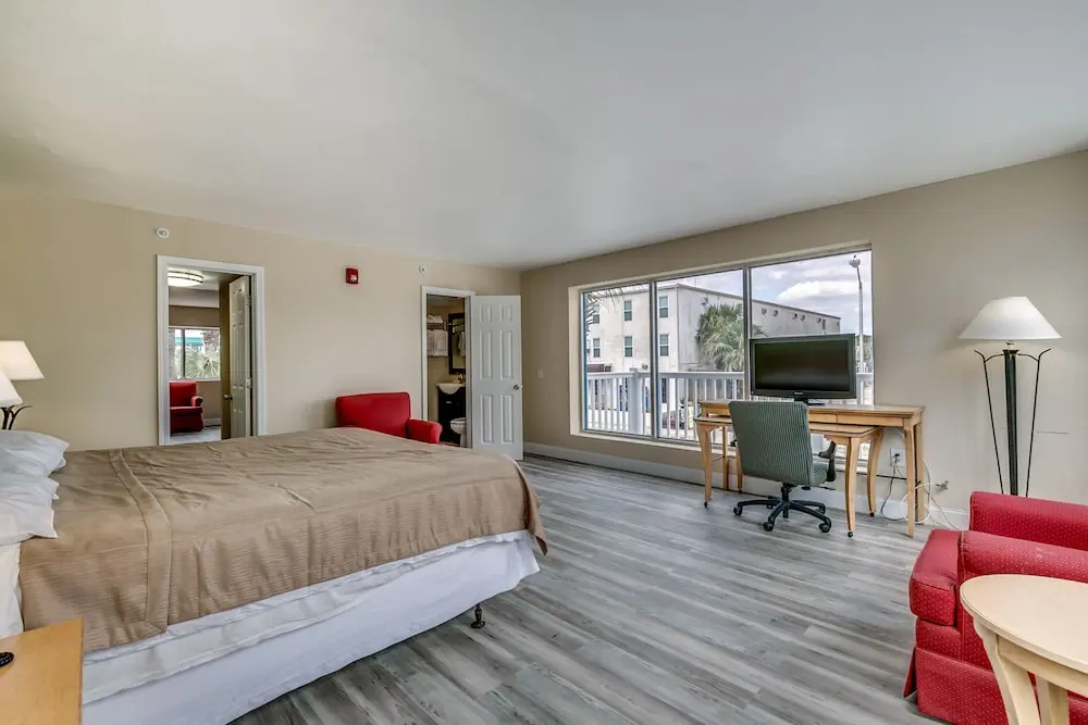 Deluxe Suite