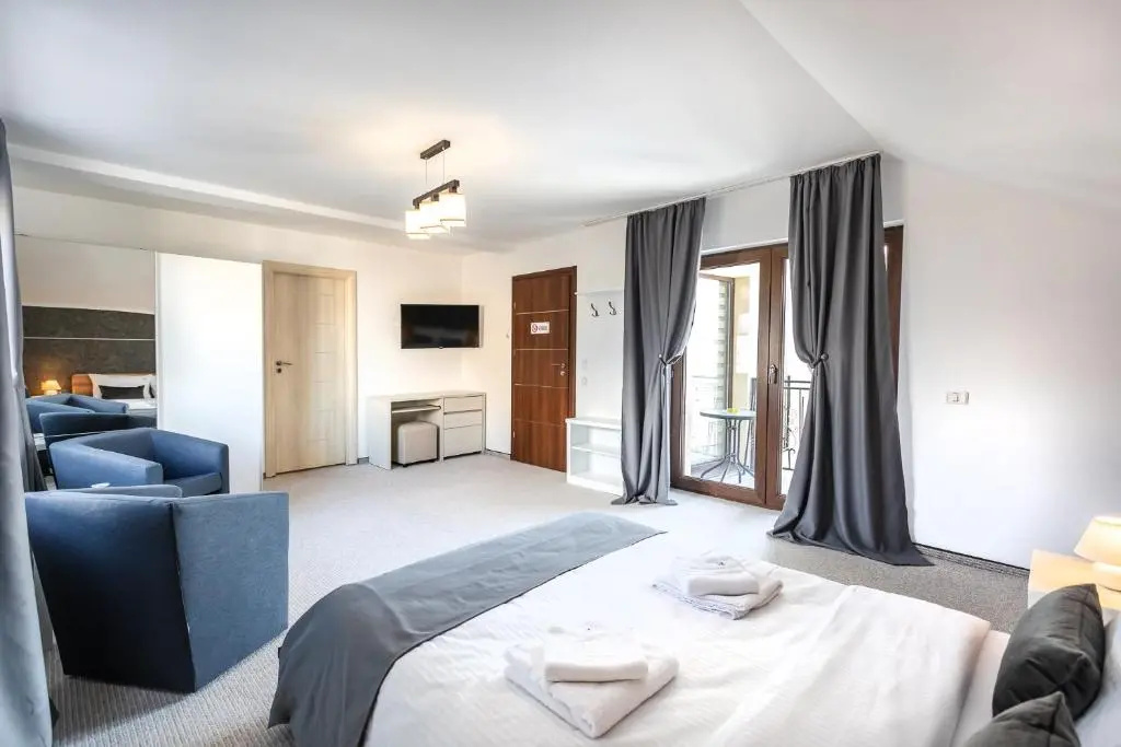 Standard Double room with balcony (full double bed)