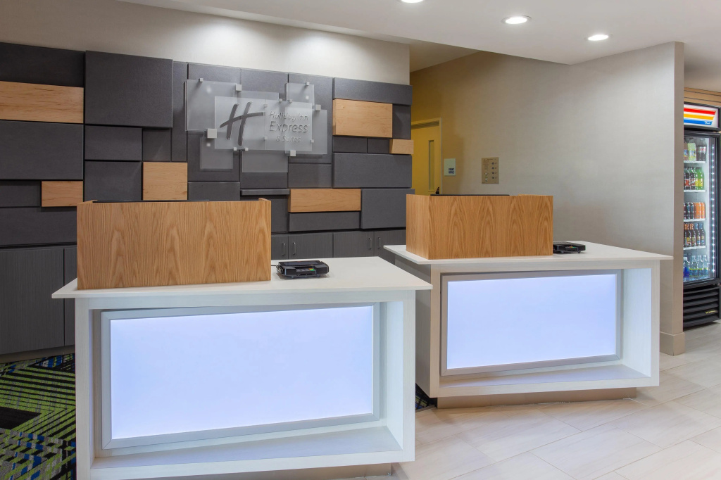 Lobby & Reception