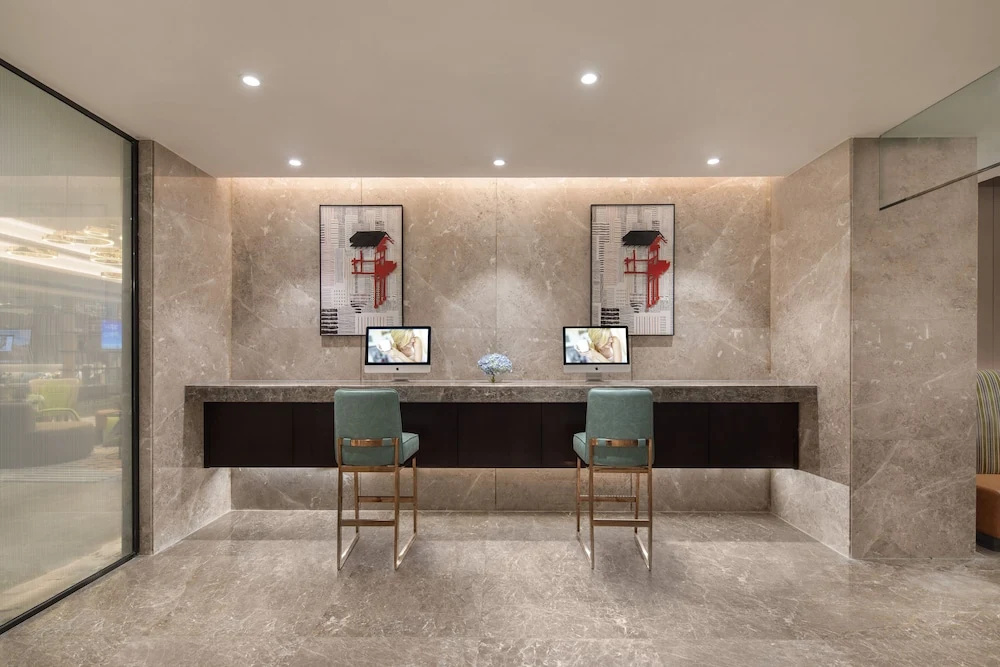 Lobby & Reception