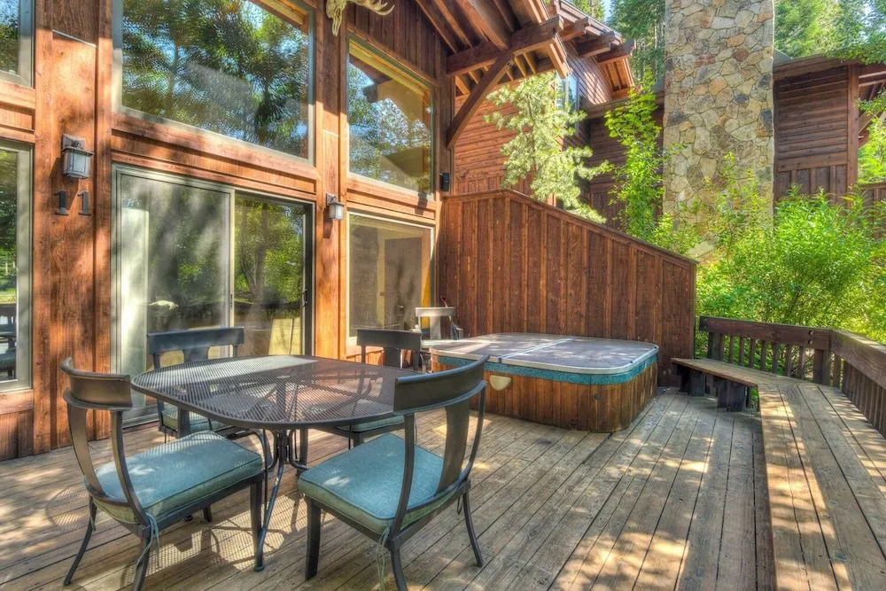 Ridge Court Barrel Relax in Private Hot Tub