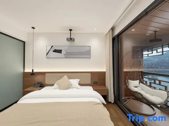 Standard Double room with balcony and with river view (full double bed)