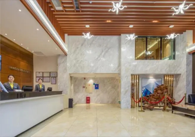 Lobby & Reception