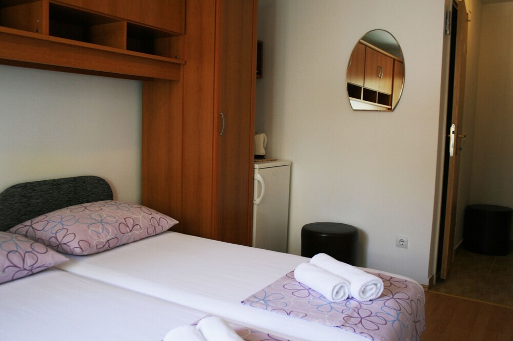 Guest House Korunić by null