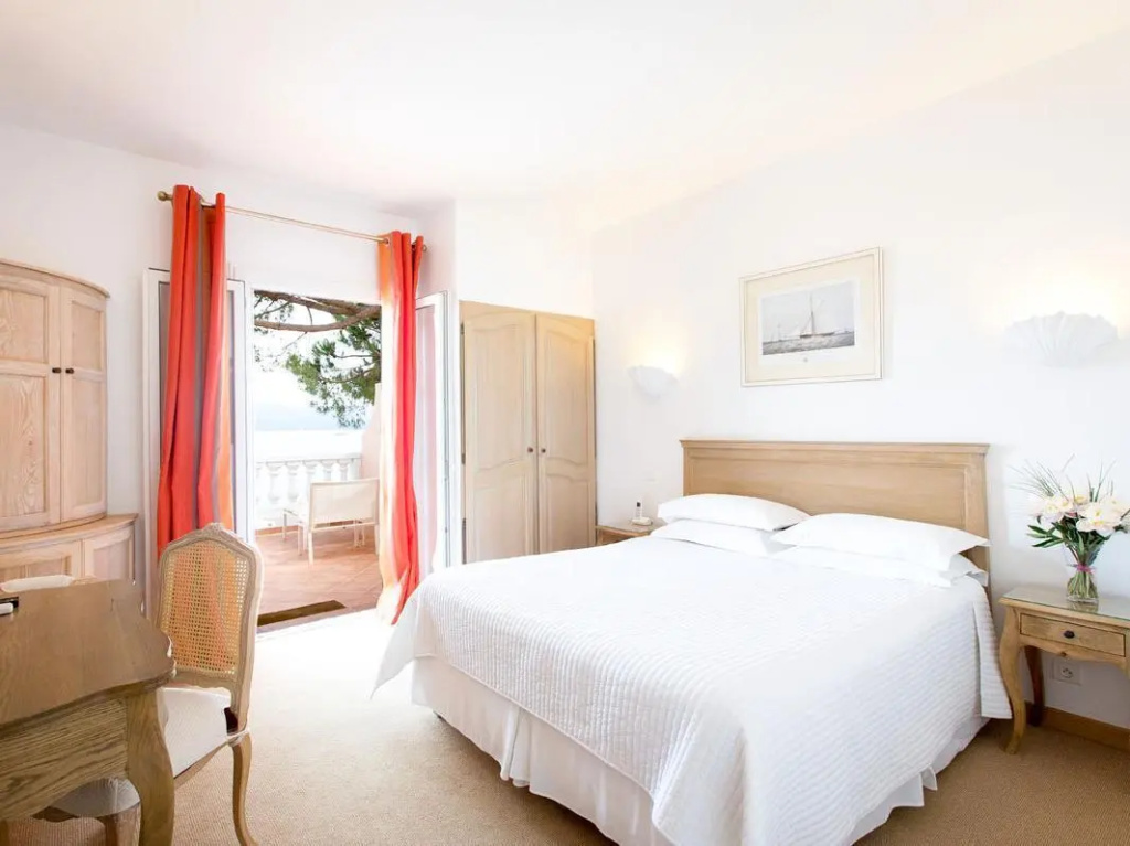 Superior Double room (full double bed)
