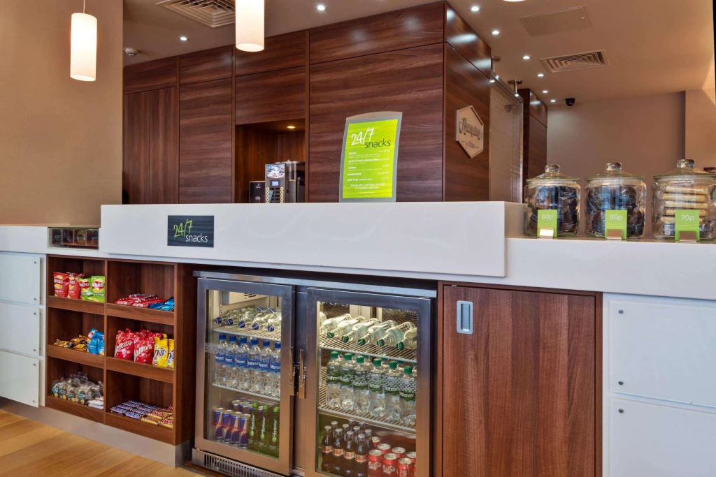 Food & Beverage