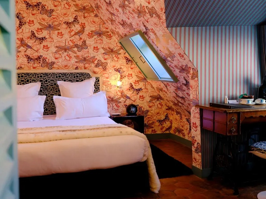 Hôtel du Petit Moulin, Haute Couture hotel by Lacroix 39