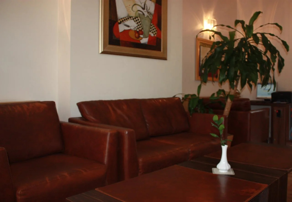 Lobby & Reception