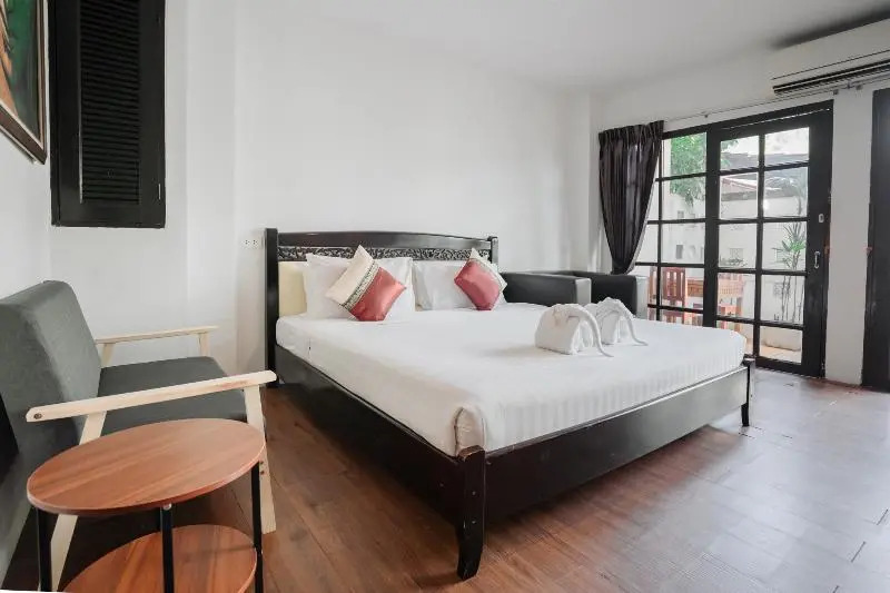 Семейный номер Standard с балконом в Club Bamboo Boutique Patong Beach Resort