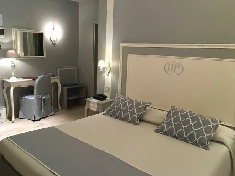 Hotel la Colonnina by null