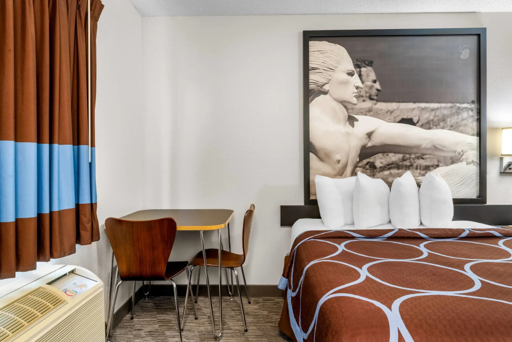 Super 8 By Wyndham Custer/crazy Horse Area
