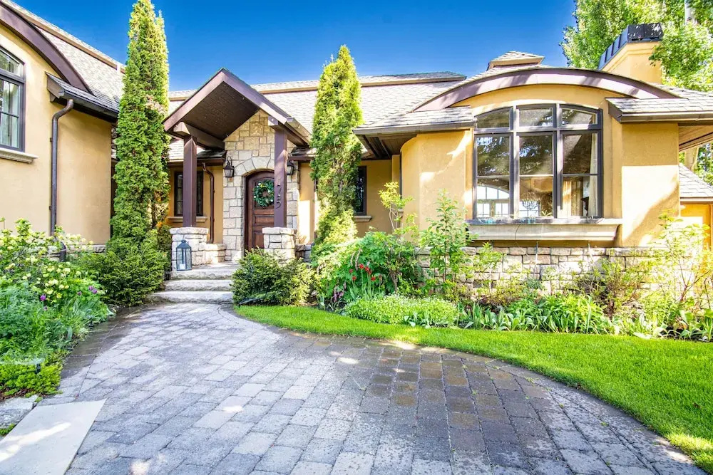 Chateau Du Soleil- Luxury Home Near Ski Lifts & Downtown Ketchum!