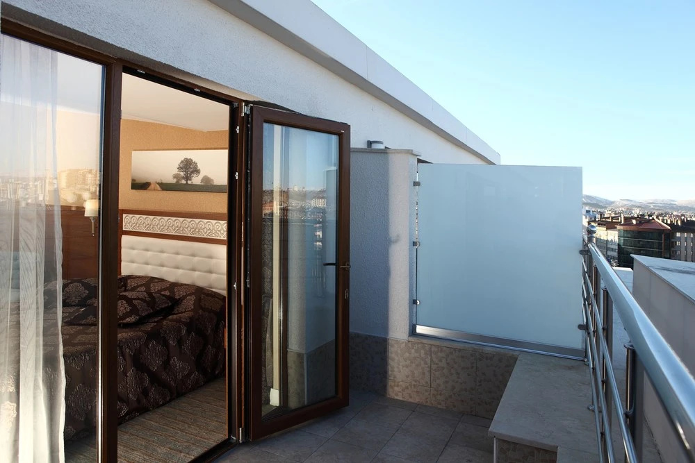 Balcony & Terrace