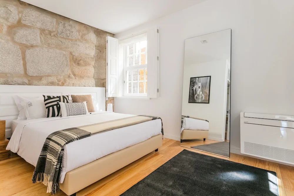 2 Bedrooms Apartment with balcony