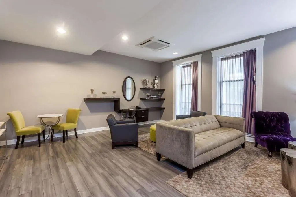 Superior Double Suite (full double bed)