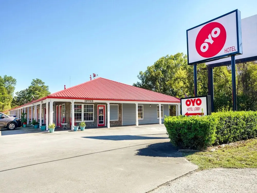 OYO Hotel Calhoun GA I-75 & US-41 Hwy