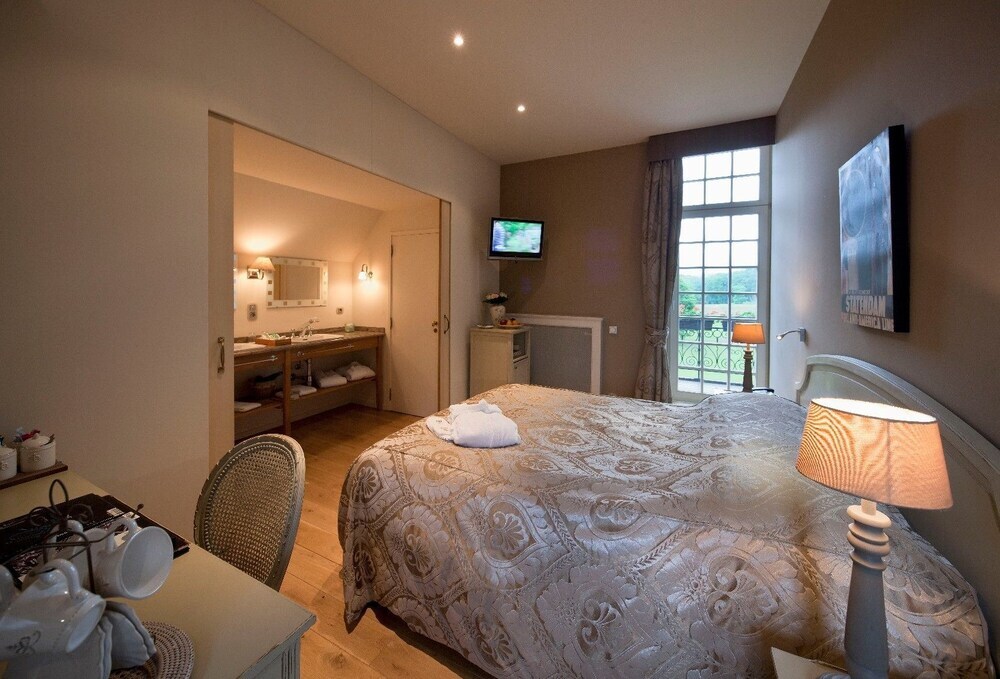 Hostellerie Lafarques by null