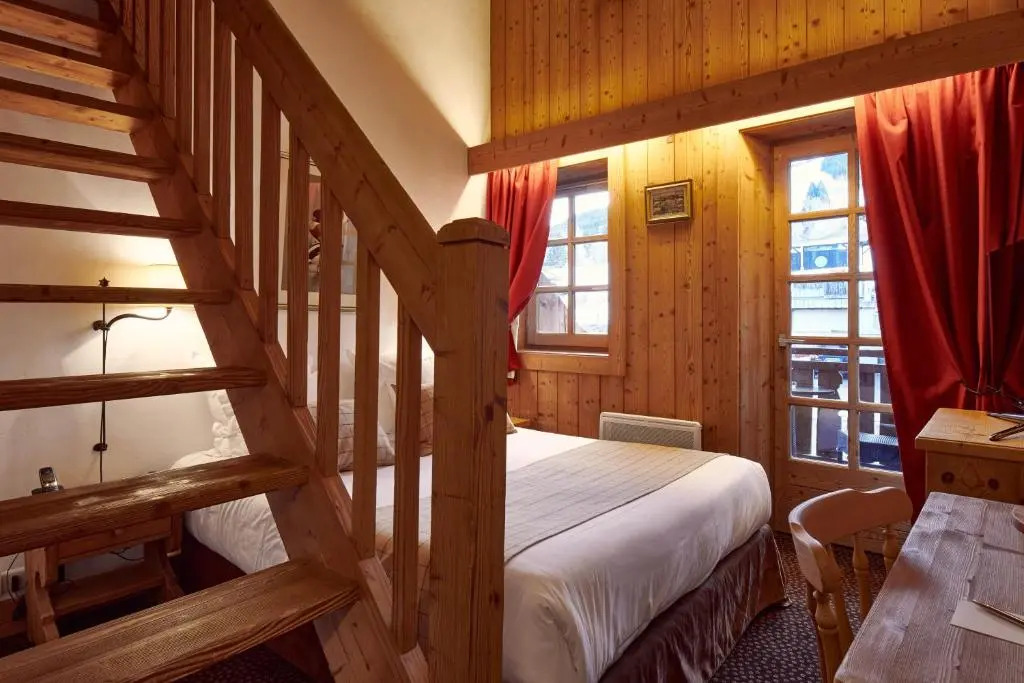 豪華四人房，配有兩張大床