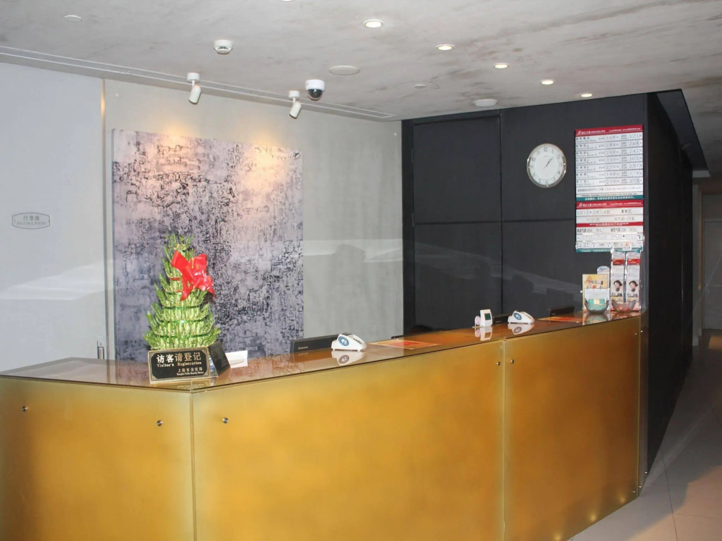 Lobby & Reception