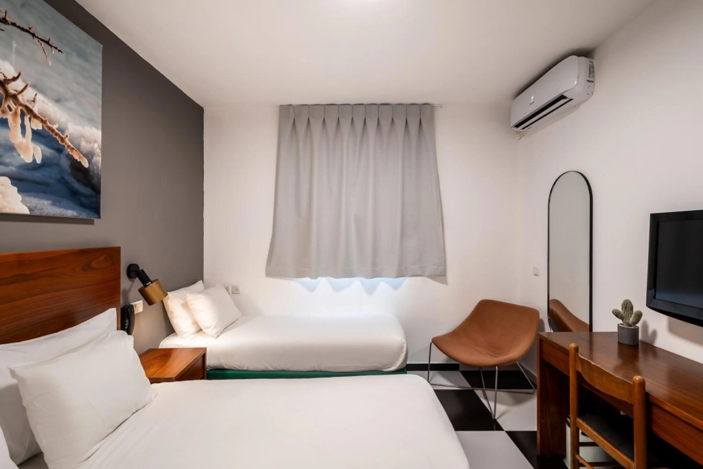 Jacob Tiberias by Jacob Hotels — 4