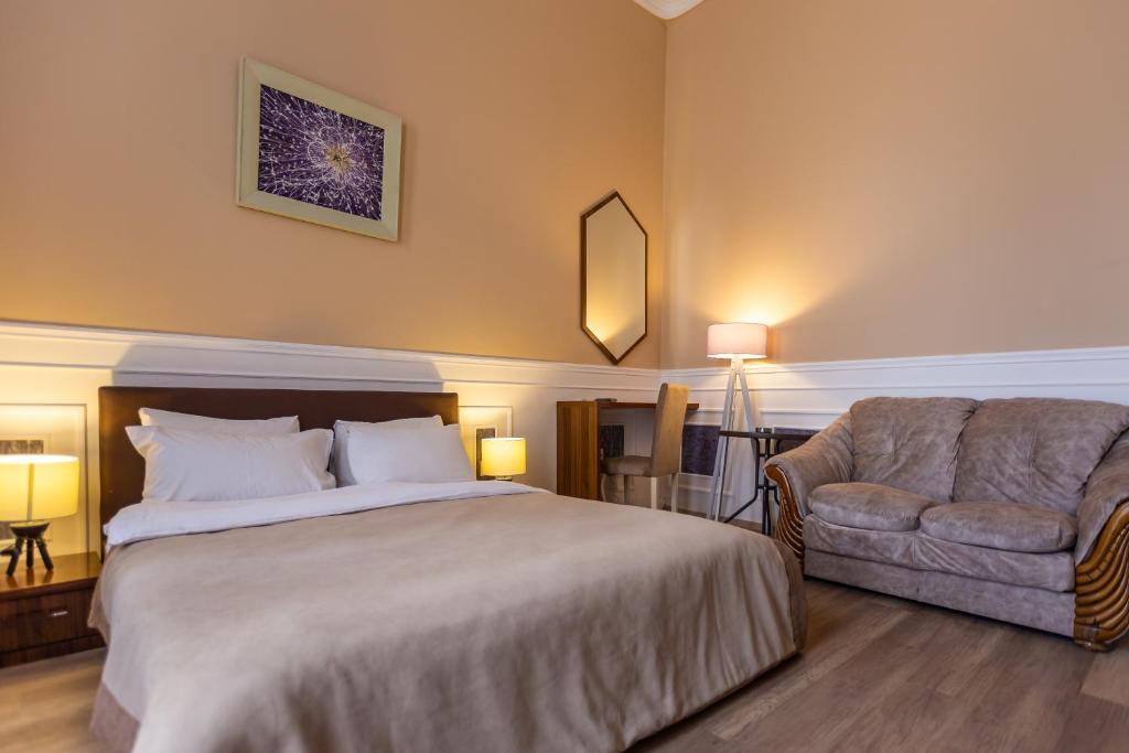 Четырёхместный номер Deluxe в Royal Palace Hotel Baku
