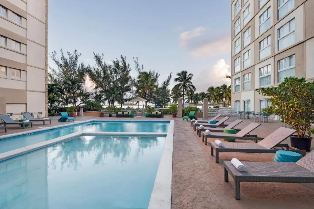 Courtyard by Marriott Nassau Downtown/Junkanoo Beach - Chambres