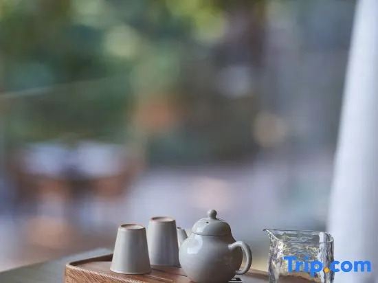 Food & Beverage