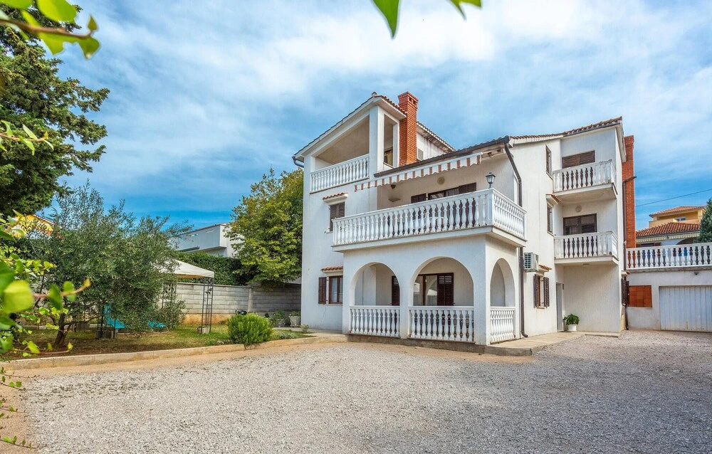 Amazing Home in Omisalj With Wifi and 2 Bedrooms