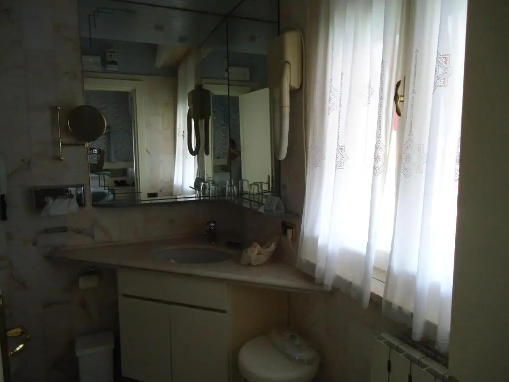 Comfort room