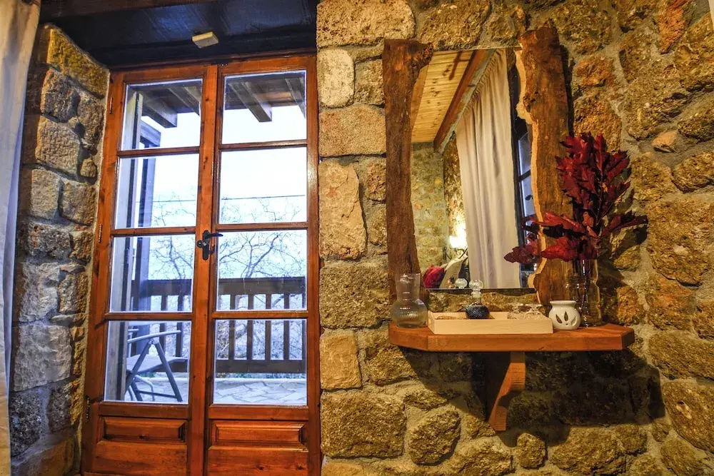 Petrino Lodge