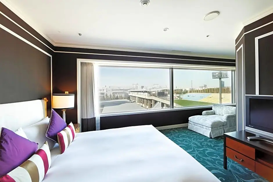 Stadium Double Suite (full double bed)