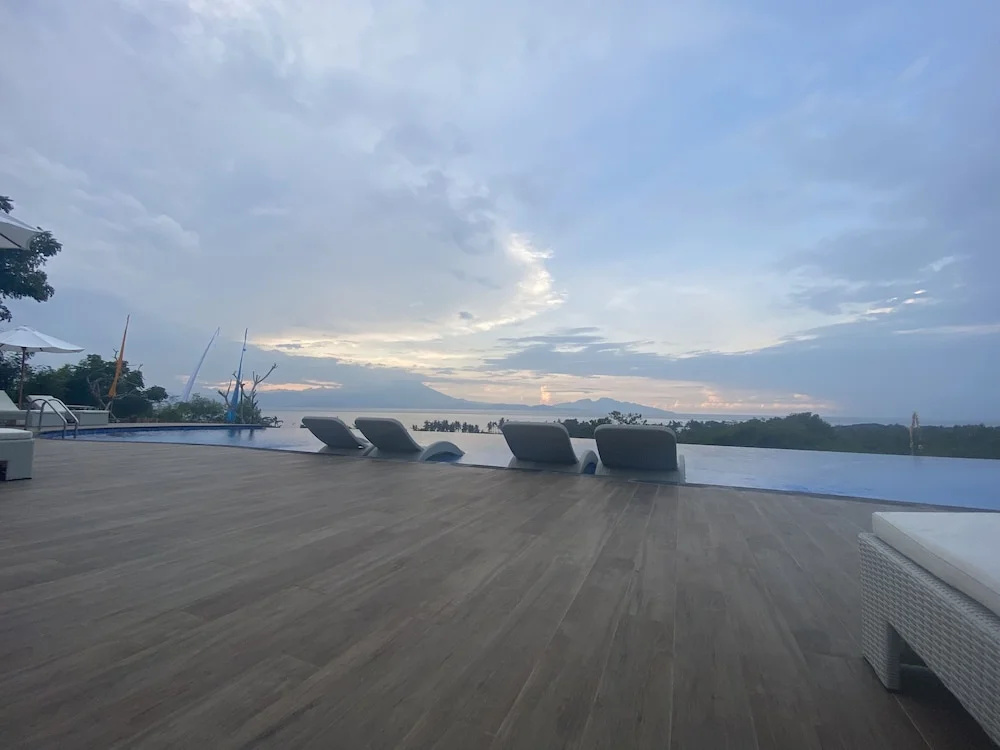 Beach & Waterfront