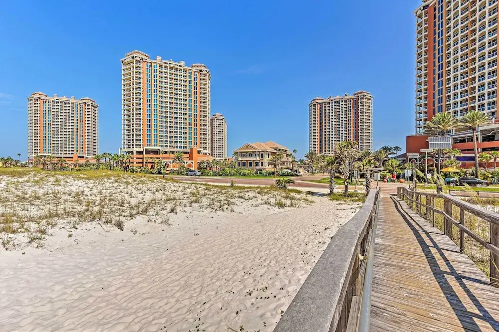 Pensacola Beach Retreat w/ Direct Beach Access!