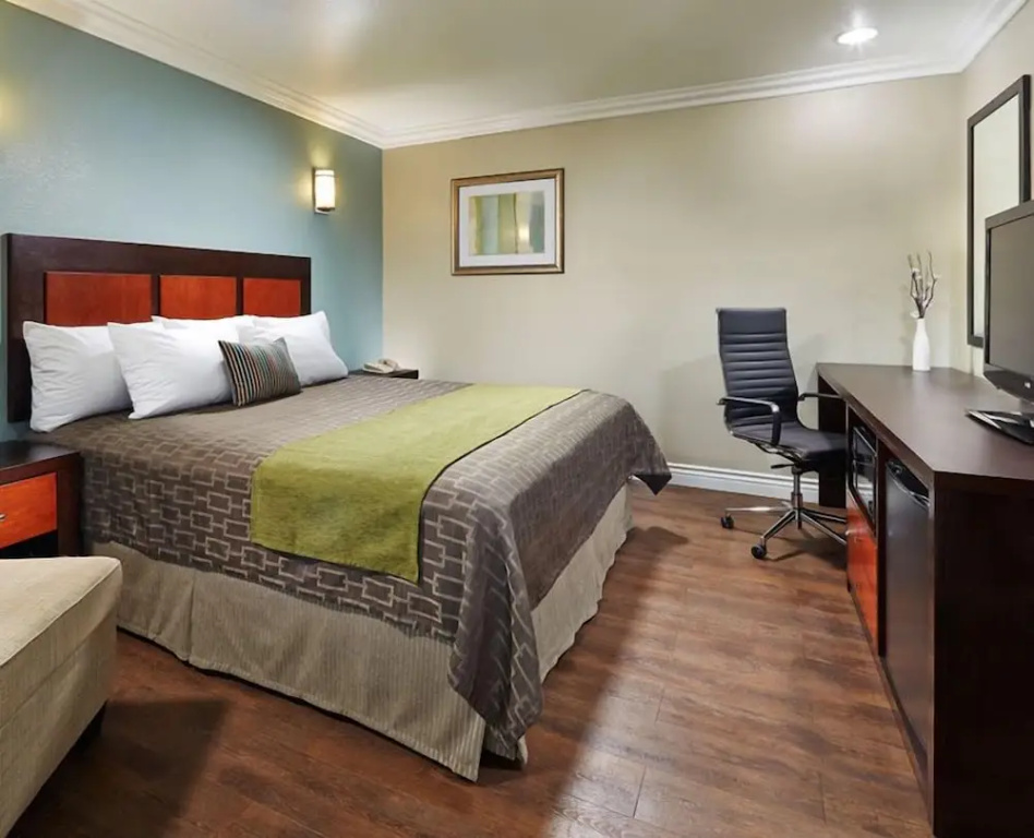 Standard Double room (full double bed)