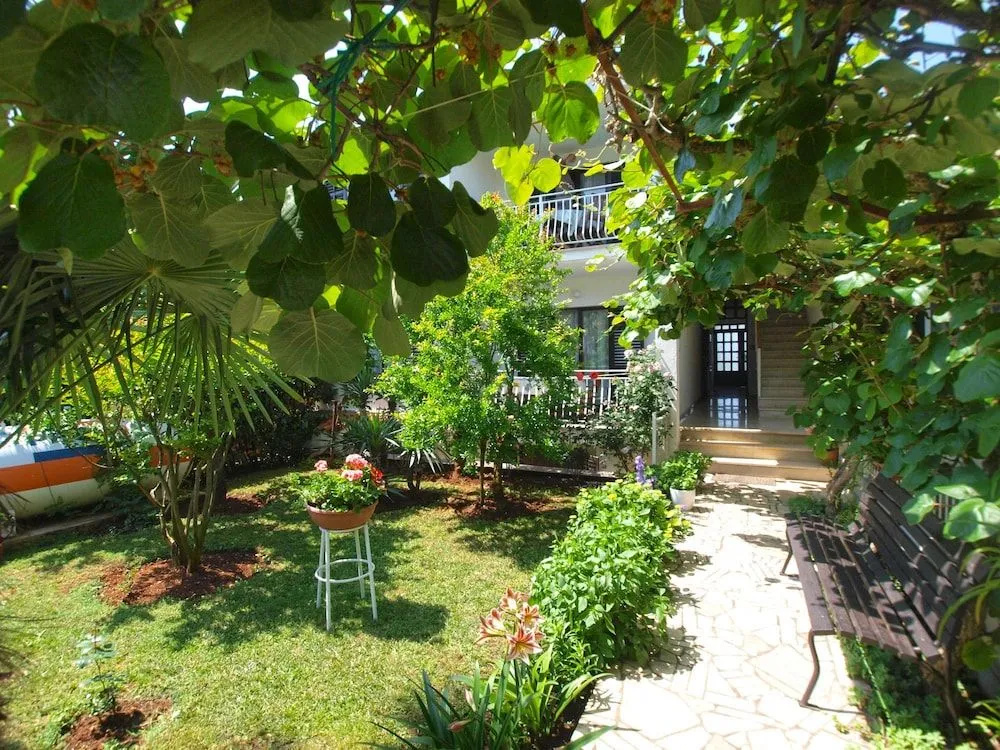 Apartment 1652
