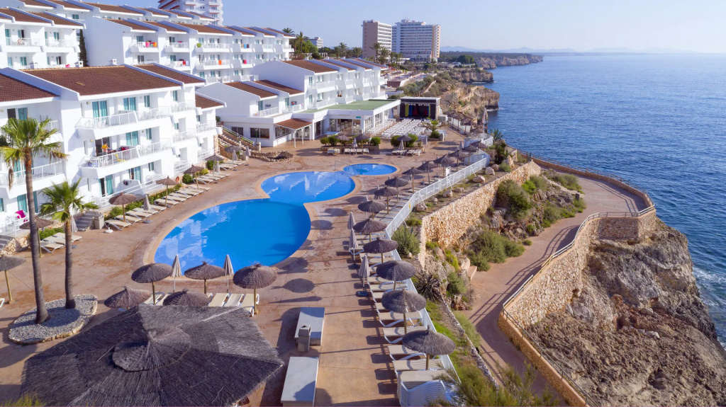 Beach & Waterfront