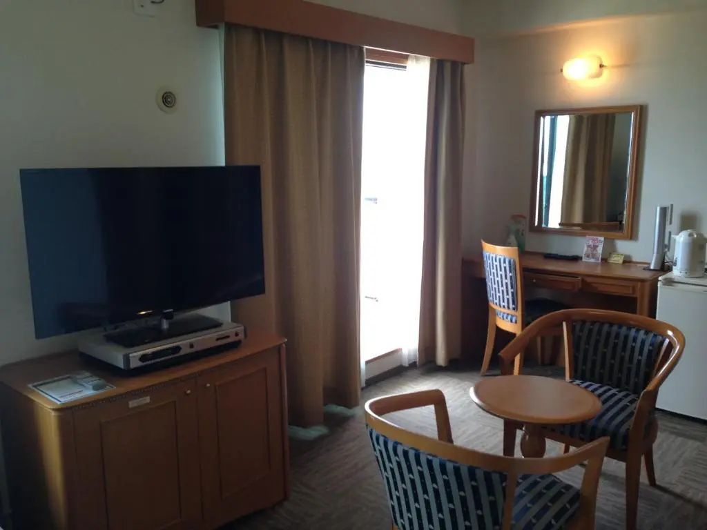 Standard Triple room with sea view