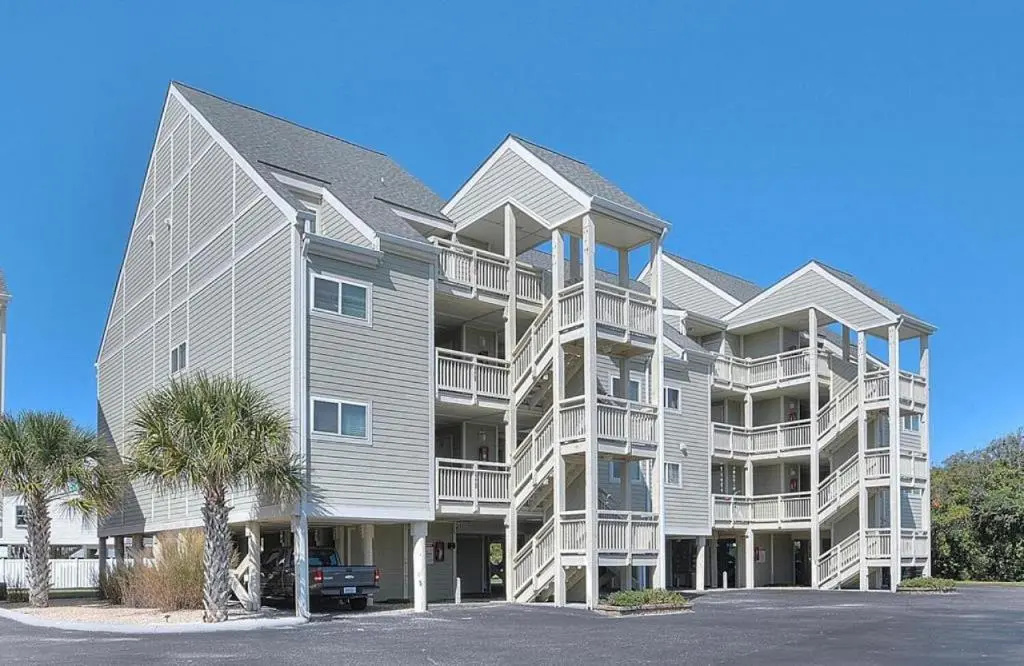 Oak Island Beach Villa 1609 - The Captain's Perch