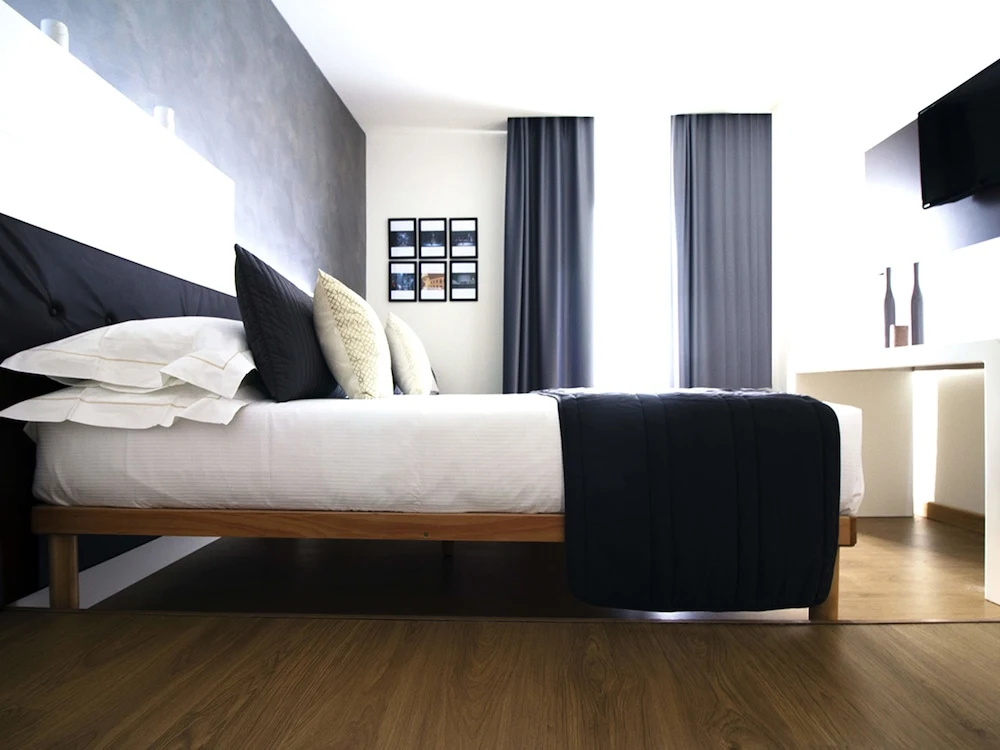 Superior Double room with balcony (full double bed)