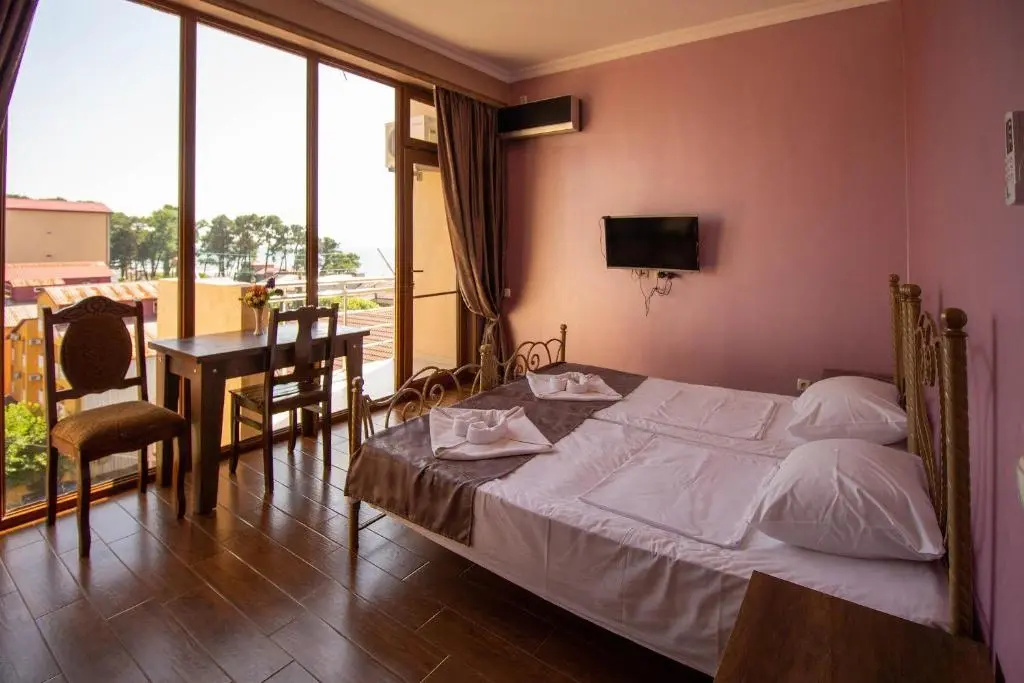 Standard Triple room with balcony