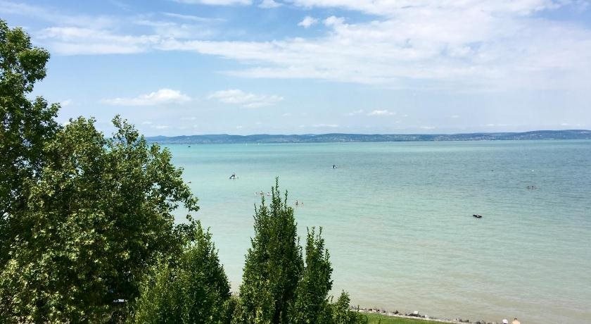Beach & Waterfront