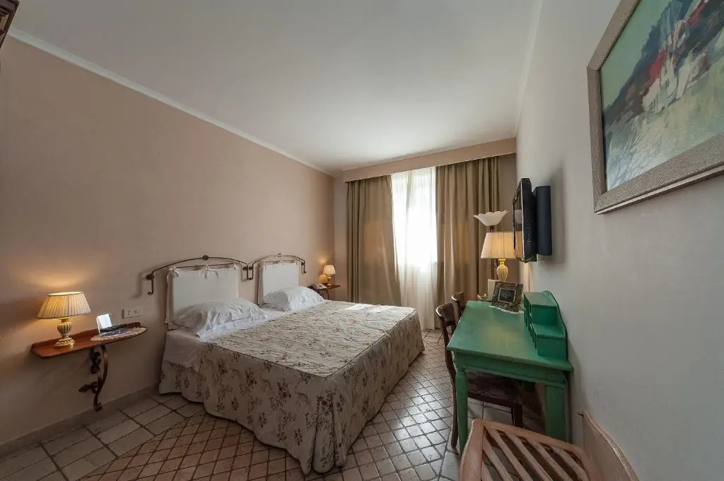 Standard Double room (full double bed)