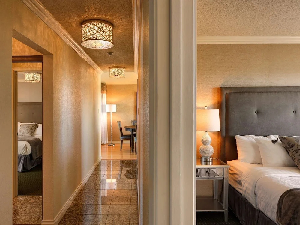 Suite with harbour view