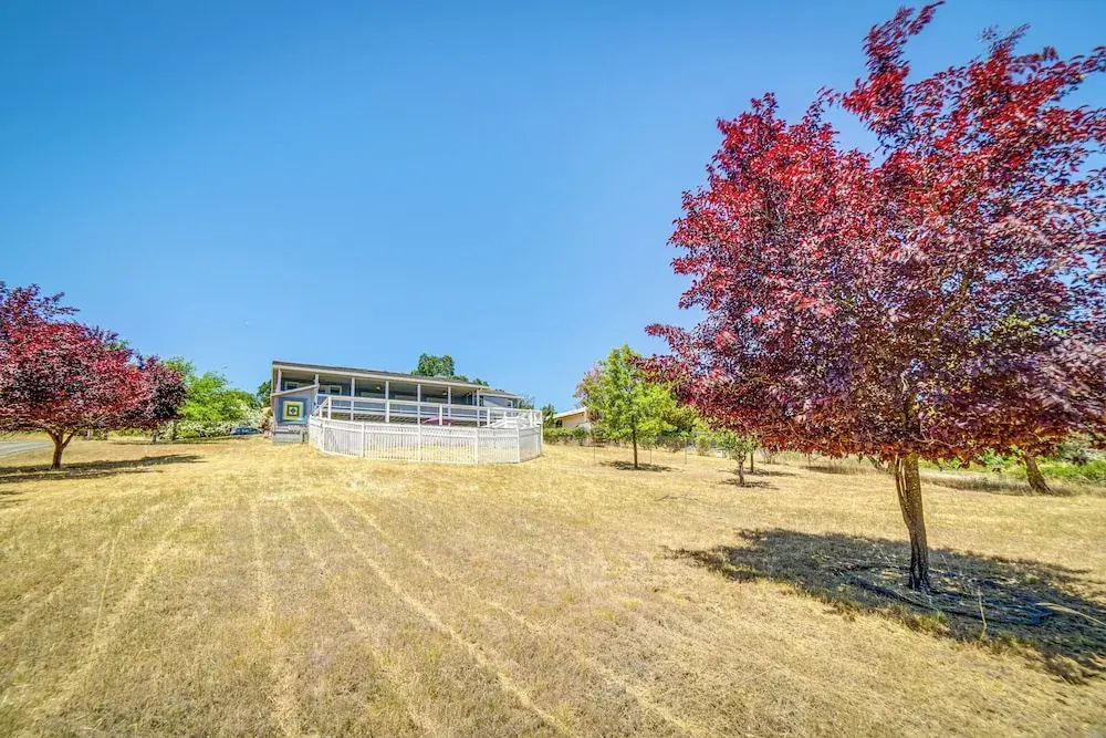 Lakeport Home w/ Stunning Lake & Mountain Views