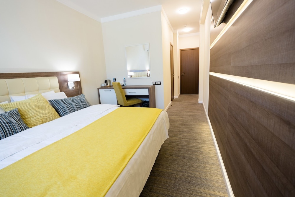 Luch Sports and Hotel complex Room Type - Business Double room full double bed
