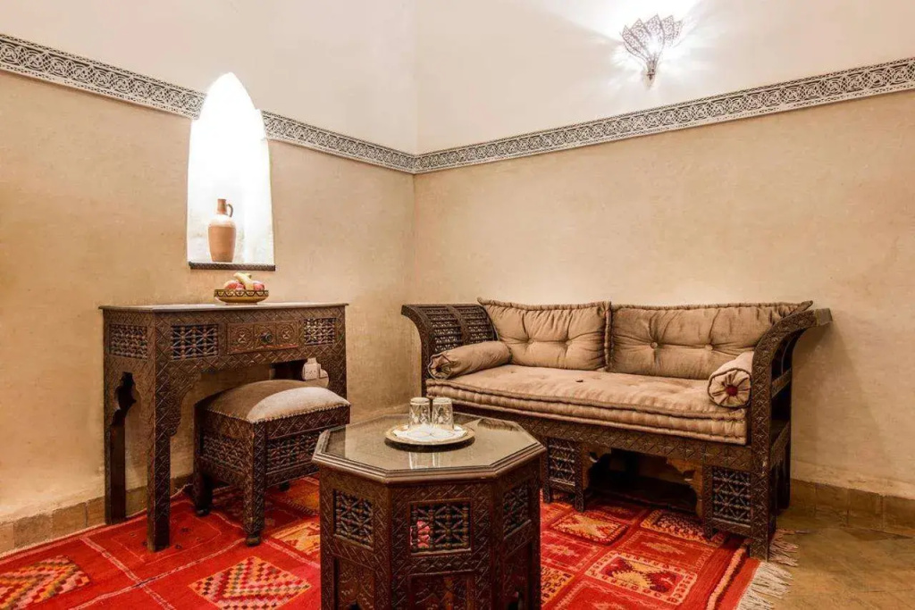 Riad Elnoujoum - Général